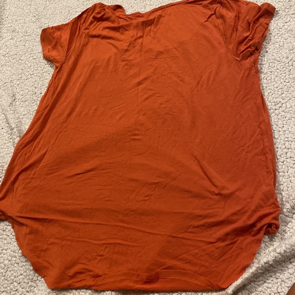 Orange soft hollister tshirt - Picture 7 of 7